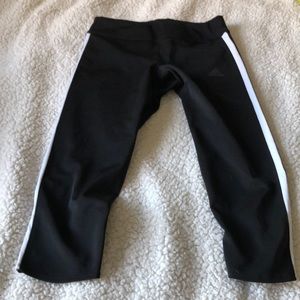 Adidas Climatecool   running crops  pant black with white mesh on  sides Sz S